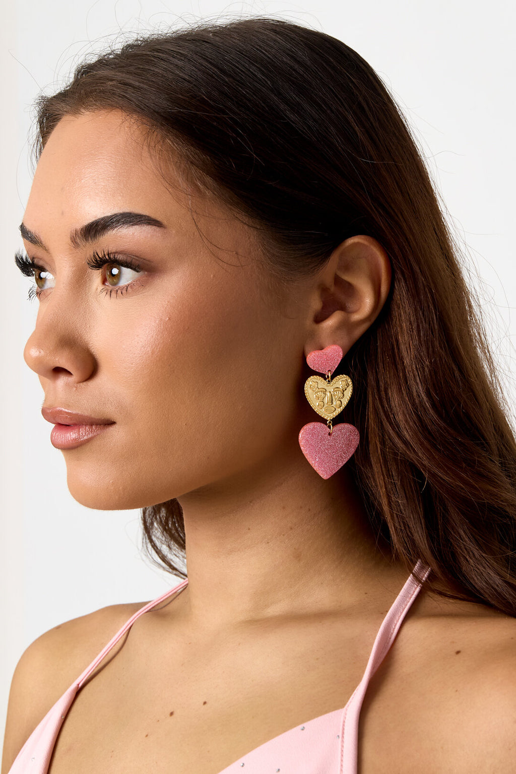 Statement earrings with glitter hearts
