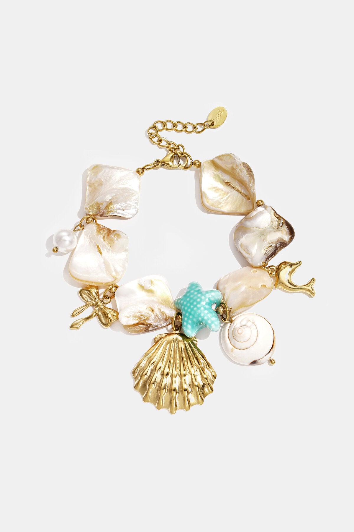 Bracciale con conchiglie, ciondoli marini, perline dorate e blu