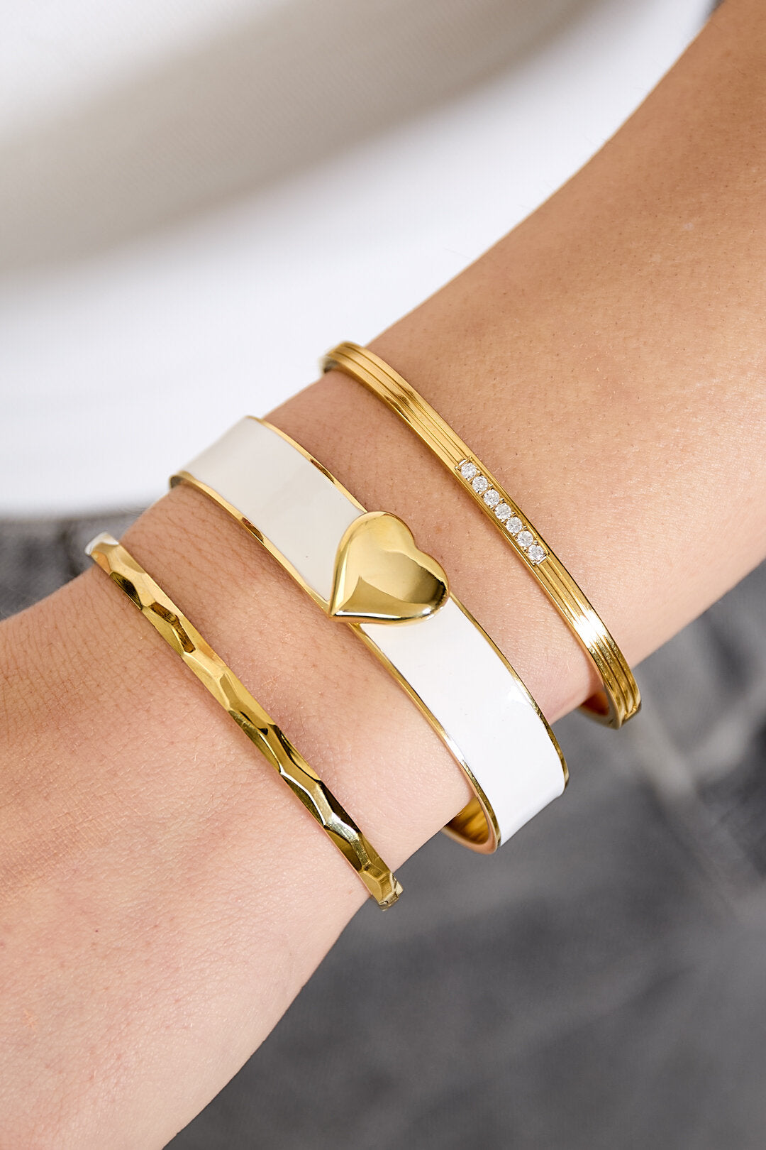 Bracciale in vari colori con dettaglio cuore - 1,3 cm