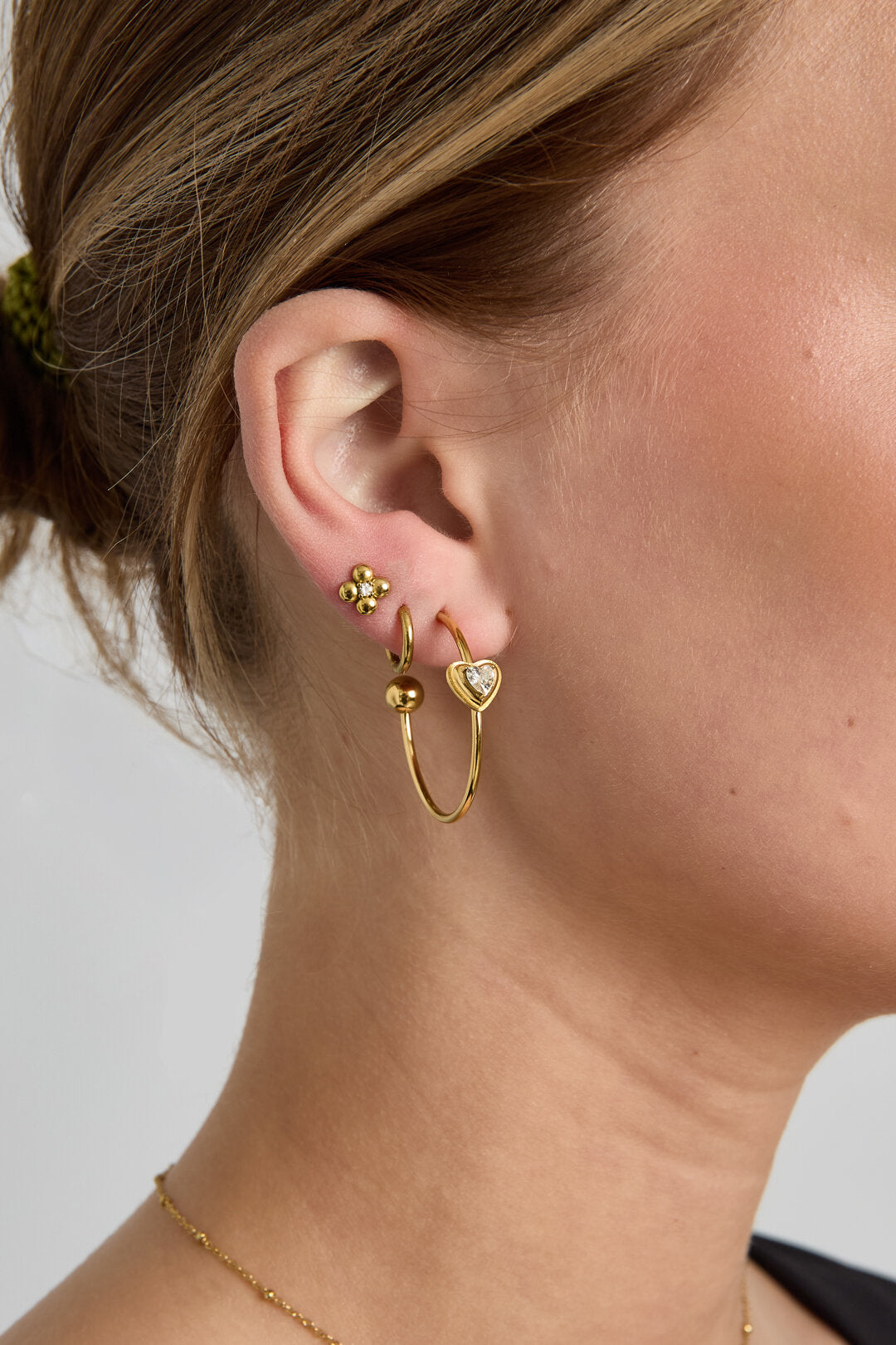 Hoop earrings with heart
